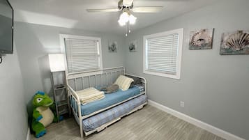 2 bedrooms, iron/ironing board, free WiFi, bed sheets