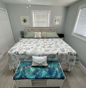 2 makuuhuonetta, silitysrauta/-lauta, ilmainen Wi-Fi, vuodevaatteet