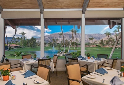 Spectacular view, steps to pool/jacuzzi at Sunrise Country Club-winter available