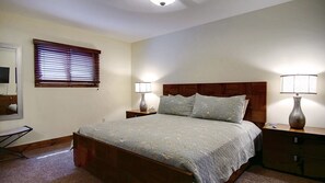 3 slaapkamers, een bureau, een strijkplank/strijkijzer, gratis wifi