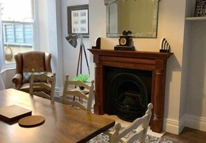 Dining - Howick House - Gorgeous Cosy Filey Cottage style central location - Sleeps 9 (Filey)