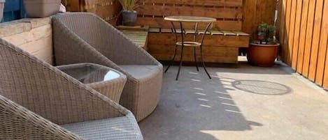 تناول الطعام بالخارج