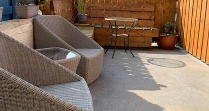 Howick House - Gorgeous Cosy Filey Cottage style central location - Sleeps 9