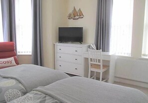 4 Schlafzimmer, Bügeleisen/Bügelbrett, WLAN, Bettwäsche