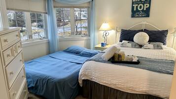 3 bedrooms, iron/ironing board, free WiFi, bed sheets