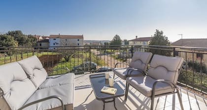 Villa Manka-Vacation villa in a quiet Istrian village - forest and beach nearby