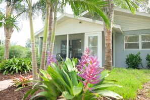 Exterior detail - Centrally located to shopping & 10 Minutes to the Beach! (Vero Beach)