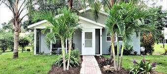 Centrally located to shopping & 10 Minutes to the Beach! 