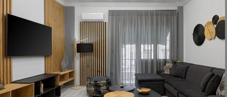 Smart-TV, Bücher, Stereoanlage