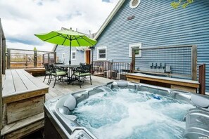 Outdoor dining - Row House #3 in Old Town Park City Right Next to PCMR (Park City)