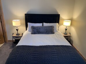 2 bedrooms, travel cot, free WiFi, bed sheets