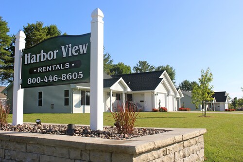 We provide condo units for daily, weekly, or monthly rental plans. 