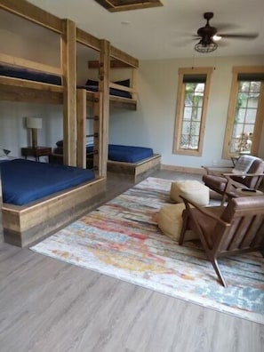 4 chambres, Wi-Fi gratuit, draps fournis