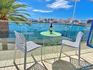 تناول الطعام بالخارج