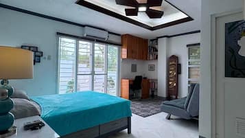 4 bedrooms, desk, iron/ironing board, WiFi