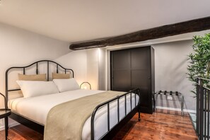 2 bedrooms, iron/ironing board, travel crib, free WiFi - ATRHOME- Loft Studio Canova (Roma)