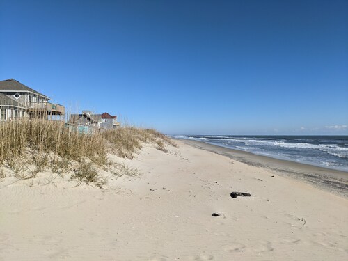 Reelin' Inn - Hatteras; Spectacular Sunsets, Dog friendly, WiFi, and Hot tub!