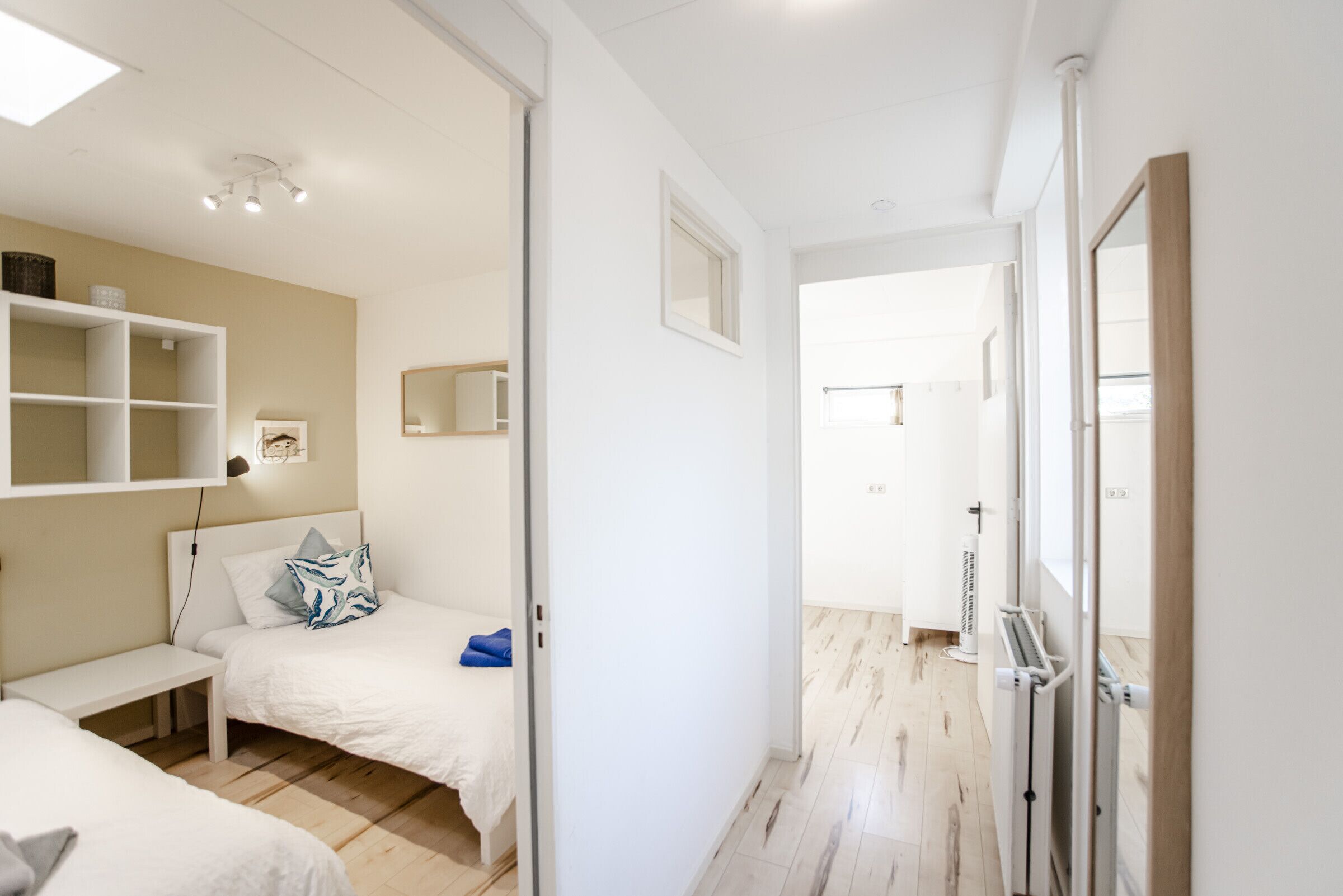 2 chambres, fer et planche à repasser, Wi-Fi, draps fournis