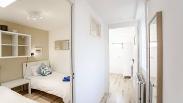 2 chambres, fer et planche à repasser, Wi-Fi, draps fournis