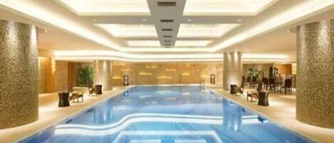 Piscina interna, piscina externa