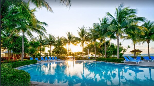 Indoor pool, outdoor pool - Ohana Cay 2brm/2bth - Book your getaway! (Key Largo)