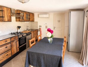 Geladeira, fogão, cooktop, lava-louças