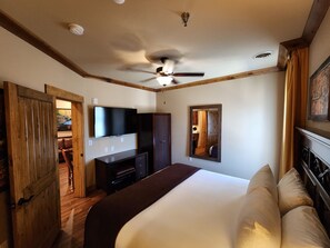 1 bedroom, in-room safe, desk, iron/ironing board