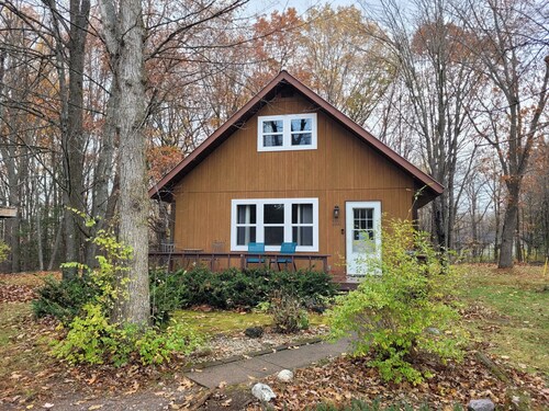 Little house in the woods but only 5 minutes from town!