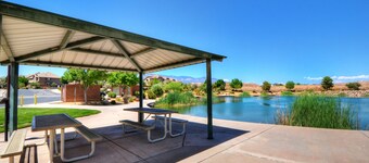4194 Coral Ridge Resort | Dog Friendly, BBQ grill, Private Hot Tub, Community Pool