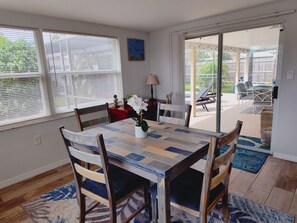 Dining - Private HEATED Pool home in Port Richey / Essentials Provided during your stay (Port Richey)