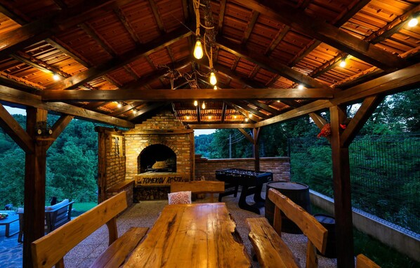 Outdoor dining