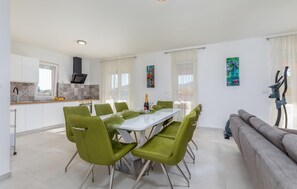 Dining - Pet friendly home in Sikici (Sikici)