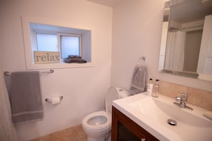 Baignoire, savon, papier toilette