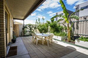 Executive Townhome | Terrace/patio
