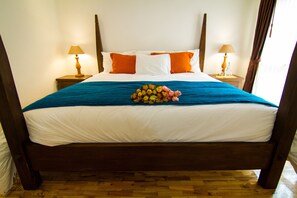 9 bedrooms, iron/ironing board, travel crib, free WiFi - Ubicated at the midtown Museus, churchs, Parks, and handicrafts sales places. (Riobamba)