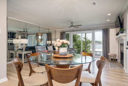 Beautifully remodeled lakefront condo with boat slip