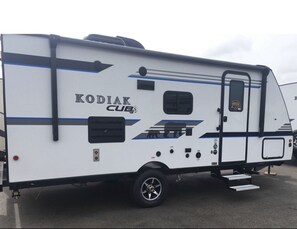 Parking - Relaxing Night Stay Near DFW Airport (RV Rental with Delivery & Pick Up Only) (Hurst)