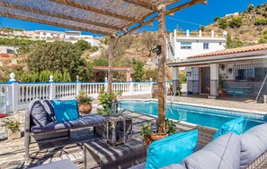 Outdoor pool - Cozy home in Velilla-Taramay (Velilla-Taramay)