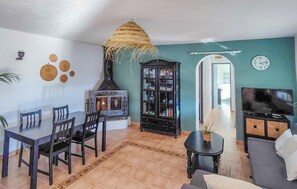 Interior - Nice home in Velilla-Taramay with WiFi (Velilla-Taramay)