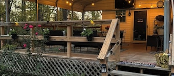 Country Escape Home in the Woods- Chesapeake, VA