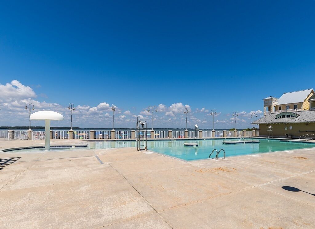 Una piscina cubierta