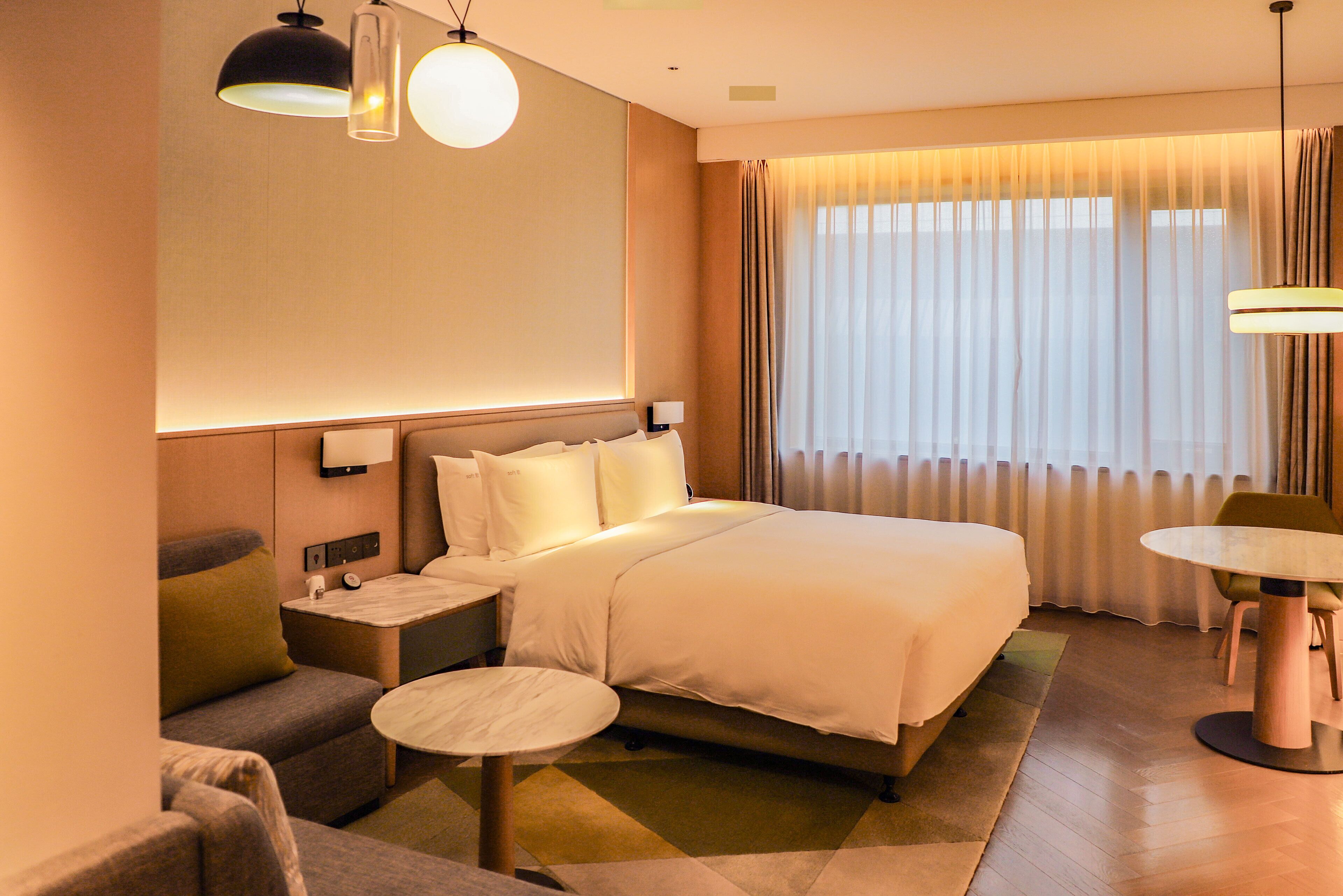 Kamer, 1 kingsize bed, toegankelijk voor mindervaliden | Donsdekens, pillowtop-bedden, een kluis op de kamer, een bureau