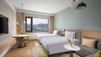 标准房, 2 张单人床, 无烟房, 城市景观 (or Lake View) | 1 多间卧室、羽绒被、加厚床垫、客房内保险箱