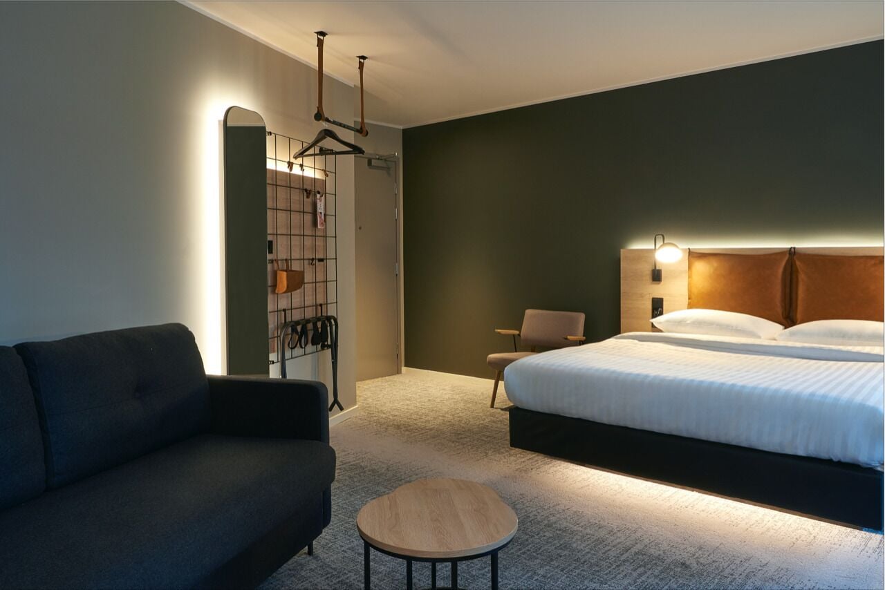 family room, 1 queen bed with sofa bed, non smoking | individually decorated, individually furnished, soundproofing