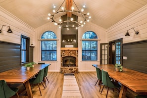 Dining - One Story -Large 6 bedroom/4 private wings/ Sleeps 18+/ Walk to shops! Fire Pit (Broken Bow)