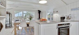 Stunning home in Løkken with WiFi