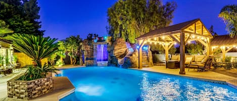 Een verwarmd zwembad