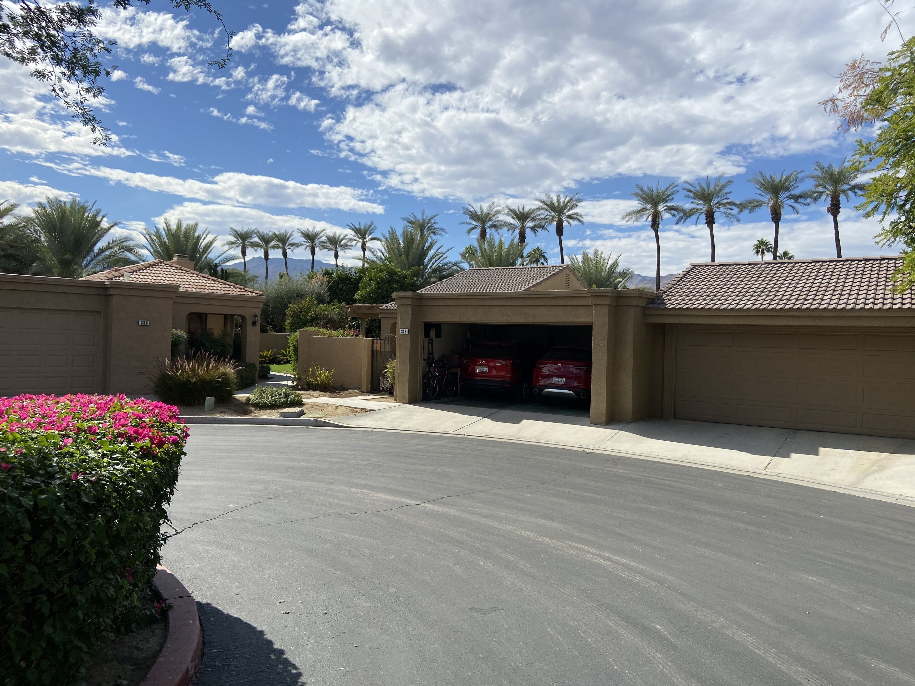 The Perfect Condo to spend the Winter in warm sunny Palm Desert!