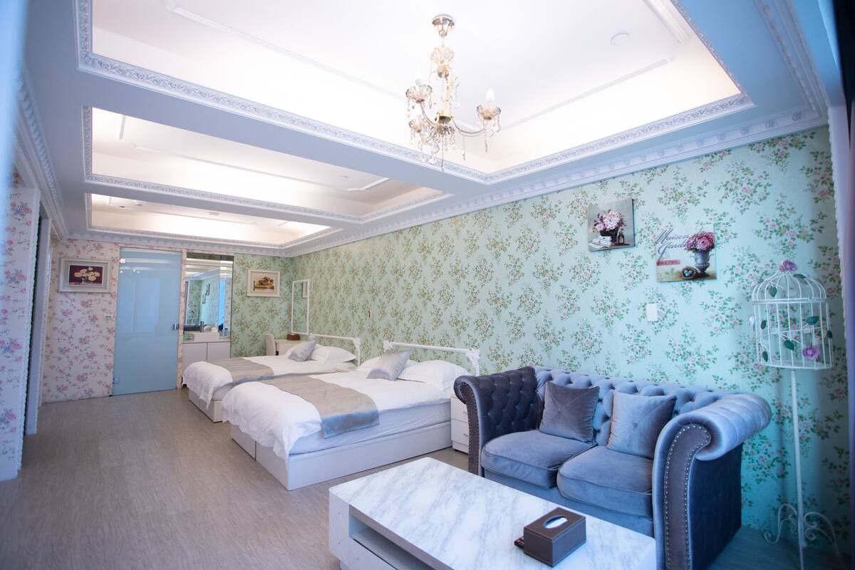 Elite Quadruple Room