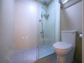 Elite Quadruple Room | Bathroom